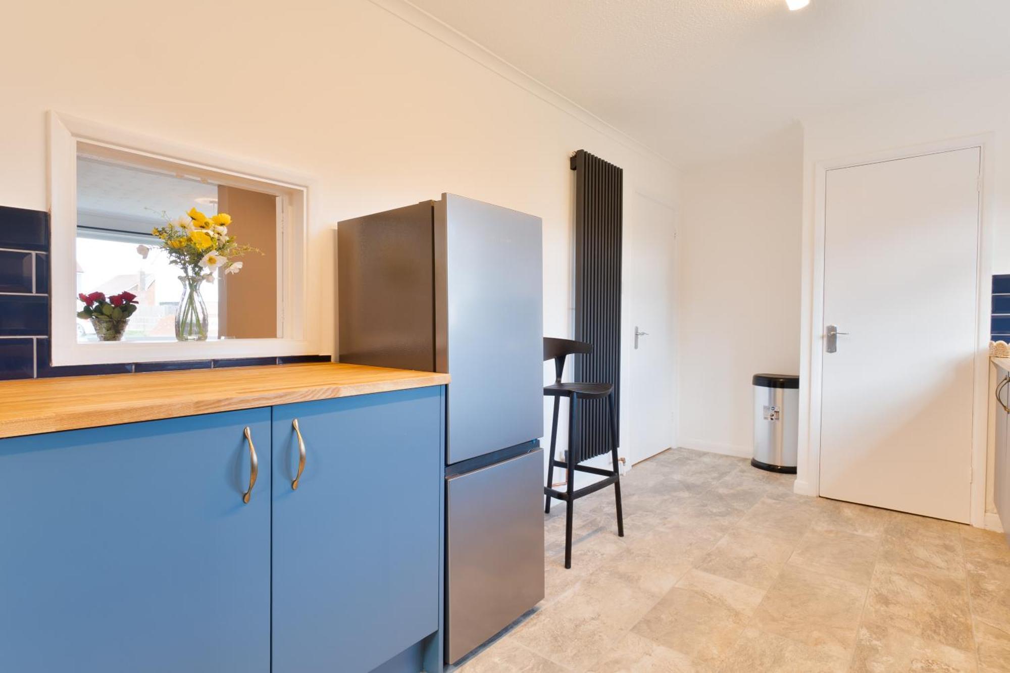Stylish 4 Bedroom Spacious Retreat With Parking - Sleeps 10 - Families & Contractors Canterbury Dış mekan fotoğraf